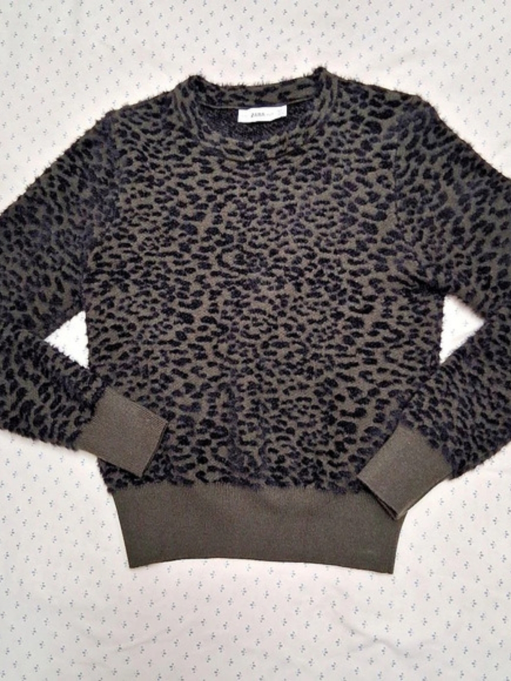 Zara Leopard Print Crewneck Sweater Size Medium